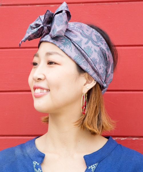 チャイハネ(チャイハネ)の「【チャイハネ】マハラニガラスビーズフープピアス(ピアス(両耳用)・レディース・レッド/ブルー・FREE)」の4枚目の写真