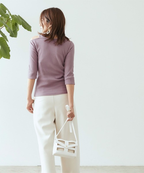titivate(ティティベイト)の「アシメレイヤードリブカットソートップス(Tシャツ/カットソー・レディース・ブラック/モカ/グリーン系その他/アイボリー/ラベンダー/グレイッシュベージュ・M)」の18枚目の写真