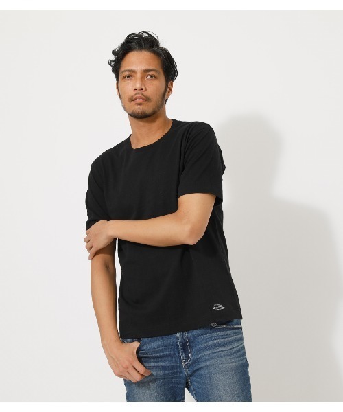 AZUL by moussy（アズールバイマウジー）の「USA COTTON C/N T-SHIRT/ユーエスエーコットンクルーネックティーシャツ（Tシャツ/カットソー・メンズ・ホワイト/ブラック/ベージュ/ライトピンク・SMALL/MEDIUM/LARGE/X-LARGE/X-SMALL）」の2枚目の写真