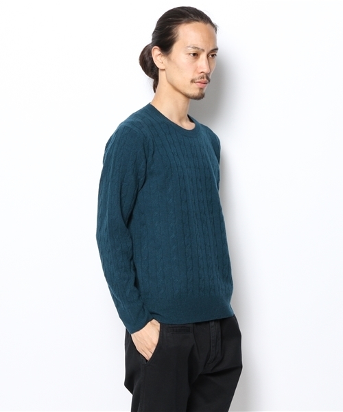MEN'S BIGI（メンズビギ）の「【ゲイナー1月号掲載商品】　ケーブル編みクルーネックセーター/カシミアブレンド（ニット/セーター・メンズ・ロイヤルブルー/オフホワイト/ダークグリーン・LARGE/LL/MEDIUM/SMALL）」の5枚目の写真