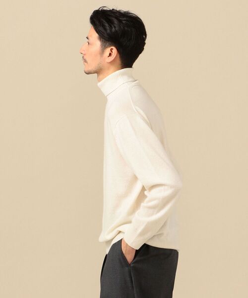 SHIPS（シップス）の「SHIPS: ホワイトカシミヤ タートルネック プルオーバー（ニット/セーター・メンズ・ホワイト/ベージュ/ブラック・SMALL/MEDIUM/LARGE/X-LARGE）」の5枚目の写真