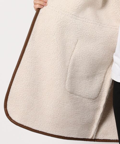 KOBE LETTUCE(コウベレタス)の「スウェード×ボアフェイクムートンパイピングコート(ムートンコート・レディース・アイボリー/キャメル・FREE)」の4枚目の写真