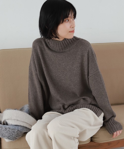 LAKOLE（ラコレ）の「7Gラムエアレットプルオーバー / LAKOLE（ニット/セーター・レディース・ライトグレー/ネイビー/オフホワイト/イエロー/ブラウン系その他・SMALL/MEDIUM）」の4枚目の写真