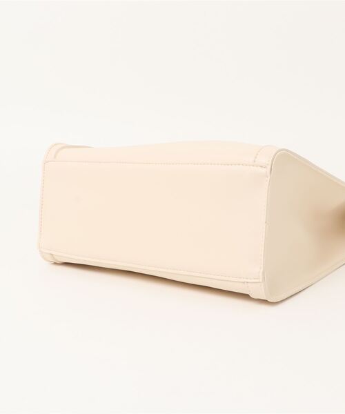 CLEA（クレア）の「【A4対応】外ポケット付きフェイクレザートートバッグ（ポーチ付き）（トートバッグ・レディース・ブラウン/アイボリー/ブラック/ダークブラウン/ライトブラウン・FREE）」の15枚目の写真