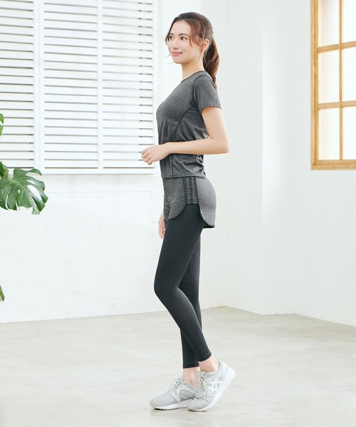 セール】レディース フィットネスウェア トップス・パンツ2点set