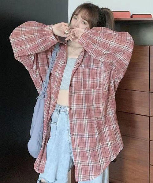 Newlyme（ニューリーミー）の「オーバーサイズチェックシャツ（シャツ/ブラウス・レディース・ホワイト/ピンク/ブルー・MEDIUM/LARGE）」の16枚目の写真