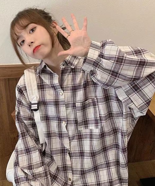 Newlyme（ニューリーミー）の「オーバーサイズチェックシャツ（シャツ/ブラウス・レディース・ホワイト/ピンク/ブルー・MEDIUM/LARGE）」の5枚目の写真