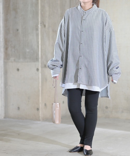 JOHN'S CLOSET(ジョンズクローゼット)の「【i】フェイクレイヤード バンドカラー長袖ストライプシャツ(シャツ/ブラウス・メンズ・ブラック/ベージュ/サックスブルー・MEDIUM/X-LARGE/LARGE)」の5枚目の写真
