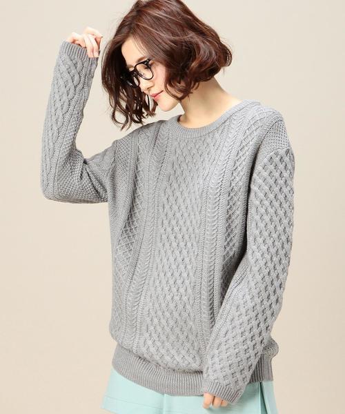 BEAUTY&YOUTH UNITED ARROWS（ビューティーアンドユースユナイテッドアローズ）の「BYBC 5Gケーブル ビッグクルーネックニットプルオーバー◆（ニット/セーター・レディース・ホワイト/ブラック/ブラウン/グレー/ダークグリーン・フリー）」の4枚目の写真