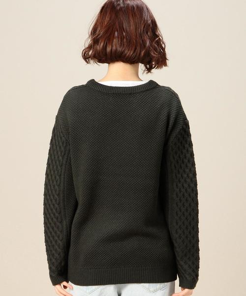 BEAUTY&YOUTH UNITED ARROWS（ビューティーアンドユースユナイテッドアローズ）の「BYBC 5Gケーブル ビッグクルーネックニットプルオーバー◆（ニット/セーター・レディース・ホワイト/ブラック/ブラウン/グレー/ダークグリーン・フリー）」の6枚目の写真