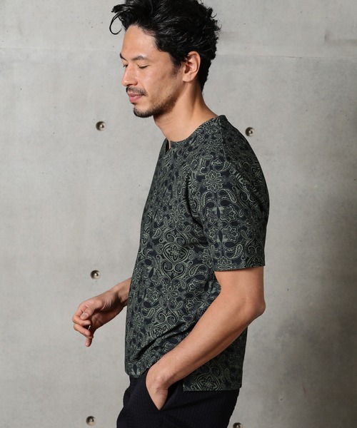 MEN'S BIGI（メンズビギ）の「アムンゼン織 スキッパーカットソー ペイズリー（Tシャツ/カットソー・メンズ・ブラック/ネイビー・01/02/03）」の3枚目の写真