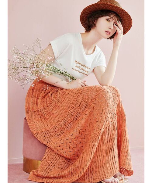 RESEXXY（リゼクシー）の「エンブロイダリーロゴTシャツ（Tシャツ/カットソー・レディース・ブラック/ベージュ/オフホワイト/オレンジ・FREE）」の20枚目の写真