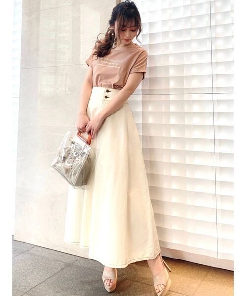 RESEXXY（リゼクシー）の「エンブロイダリーロゴTシャツ（Tシャツ/カットソー・レディース・ブラック/ベージュ/オフホワイト/オレンジ・FREE）」の6枚目の写真