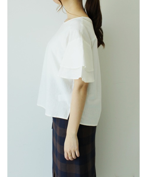 Te chichi（テチチ）の「レーヨンリネンフレアスリーブブラウス（シャツ/ブラウス・レディース・イエロー/オフホワイト/チャコール・ﾌﾘ-）」の6枚目の写真