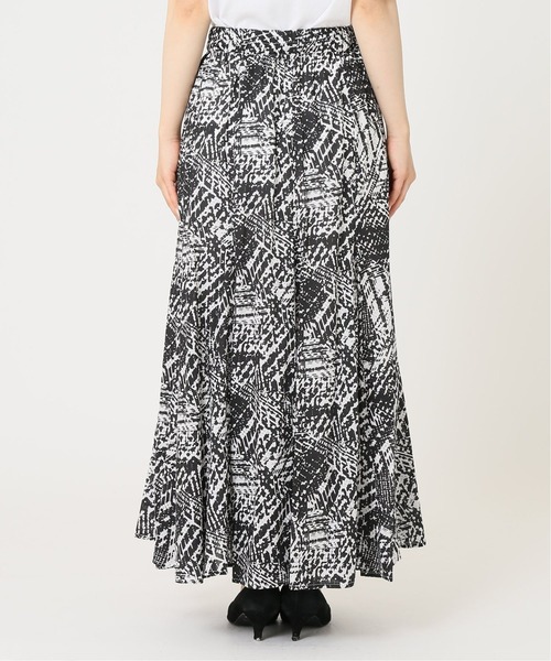 JOURNAL STANDARD（ジャーナルスタンダード）の「ヘイジープリントギャザースカート◆（スカート・レディース・ブラック/グリーン・38/36）」の7枚目の写真