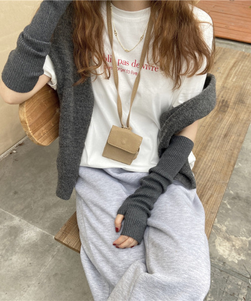 emi+（エミプラス）の「5分袖ロゴプリントTシャツ/カットソー（Tシャツ/カットソー・レディース・ホワイト/ベージュ/ネイビー・FREE）」の8枚目の写真