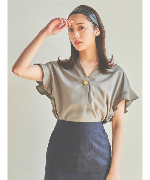 Te chichi(テチチ)の「スキッパーラッフル袖ブラウス(シャツ/ブラウス・レディース・カーキ/オレンジ/オフホワイト・フリ-)」の2枚目の写真