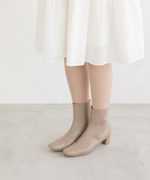 Launa lea（ラウナレア）の「RainyDay スクエアトゥショートブーツ　【レイン対応】(R9013)（レインシューズ・レディース・ブラック/アイボリー/グレイッシュベージュ・23.5cm/24.5cm/24.0cm/25.0cm/23.0cm/22.0cm/22.5cm）」の20枚目の写真