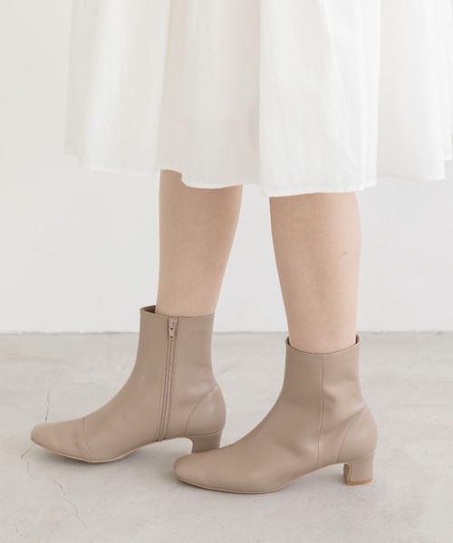 Launa lea（ラウナレア）の「RainyDay スクエアトゥショートブーツ　【レイン対応】(R9013)（レインシューズ・レディース・ブラック/アイボリー/グレイッシュベージュ・23.5cm/24.5cm/24.0cm/25.0cm/23.0cm/22.0cm/22.5cm）」の21枚目の写真