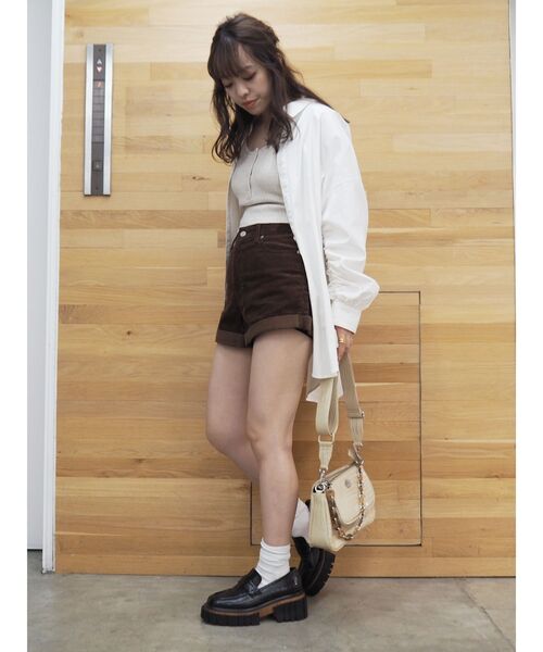 EVRIS(エヴリス)の「ギャザースリーブオーバーシャツ(シャツ/ブラウス・レディース・ホワイト/グレー/ブラウン・FREE)」の21枚目の写真