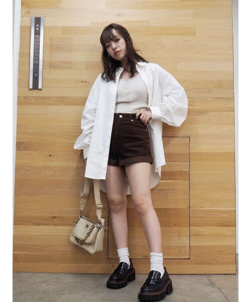 EVRIS(エヴリス)の「ギャザースリーブオーバーシャツ(シャツ/ブラウス・レディース・ホワイト/グレー/ブラウン・FREE)」の8枚目の写真