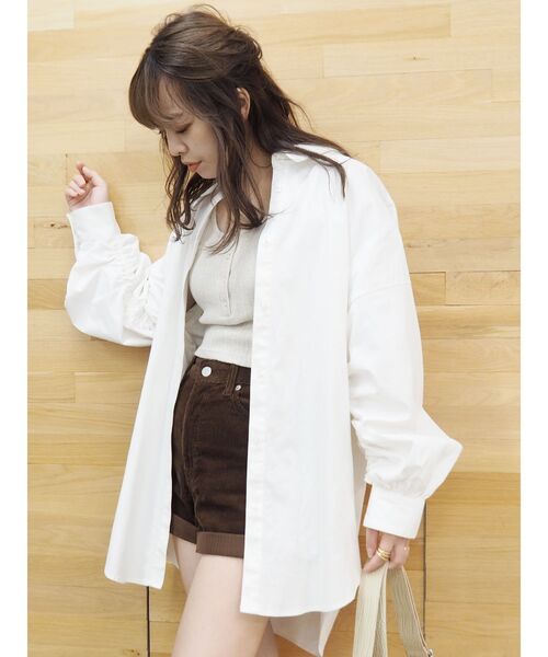 EVRIS(エヴリス)の「ギャザースリーブオーバーシャツ(シャツ/ブラウス・レディース・ホワイト/グレー/ブラウン・FREE)」の10枚目の写真