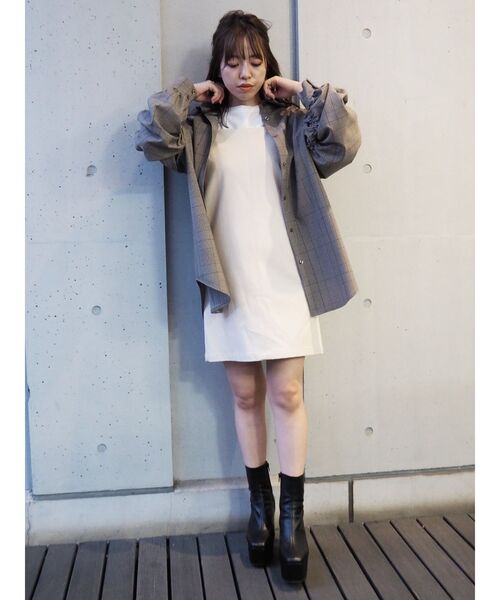 EVRIS(エヴリス)の「ギャザースリーブオーバーシャツ(シャツ/ブラウス・レディース・ホワイト/グレー/ブラウン・FREE)」の18枚目の写真