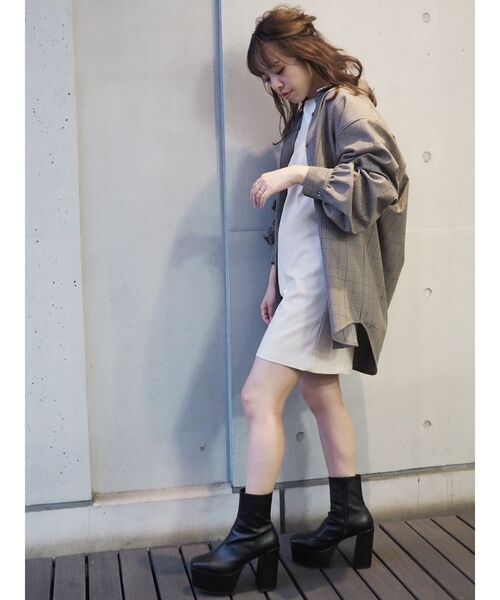 EVRIS(エヴリス)の「ギャザースリーブオーバーシャツ(シャツ/ブラウス・レディース・ホワイト/グレー/ブラウン・FREE)」の11枚目の写真