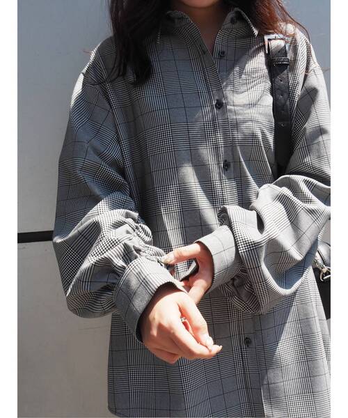 EVRIS(エヴリス)の「ギャザースリーブオーバーシャツ(シャツ/ブラウス・レディース・ホワイト/グレー/ブラウン・FREE)」の19枚目の写真