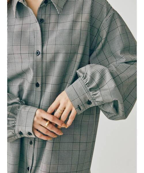 EVRIS(エヴリス)の「ギャザースリーブオーバーシャツ(シャツ/ブラウス・レディース・ホワイト/グレー/ブラウン・FREE)」の15枚目の写真