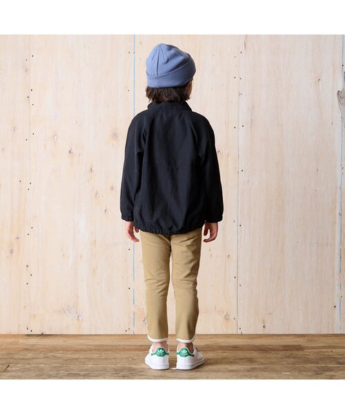 BREEZE（ブリーズ）の「スタメンパイピングレギンスパンツ 10分丈（その他パンツ・キッズ・ベージュ/ブラック・100/110/80/130/120/90）」の4枚目の写真