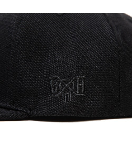 BOUNTY HUNTER（バウンティーハンター）の「BxH BH X NIKO Snap Back Cap（キャップ・メンズ・ブラック×ホワイト/ブラック×イエロー・FREE）」の5枚目の写真
