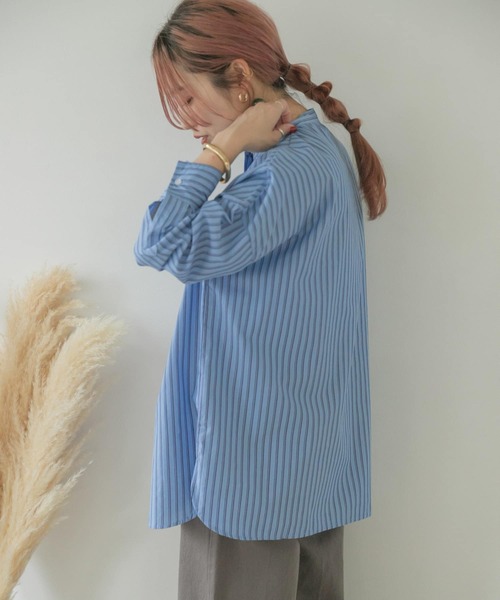 ITEMS URBANRESEARCH（アイテムズ アーバンリサーチ）の「ルーズスタンドカラーシャツ（シャツ/ブラウス・レディース・ブルー/ライトブルー/ベージュ/オフホワイト・FREE）」の3枚目の写真