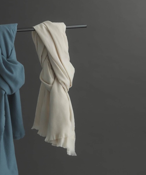 SENSE OF PLACE by URBAN RESEARCH（センスオブプレイスバイアーバンリサーチ）の「エコ大判ストール（マフラー・レディース・ライトブルー/アイボリー/ベージュ/パープル・ONE）」の2枚目の写真