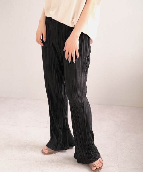 ANDJ(アンドジェイ)の「プリーツフレアパンツ(その他パンツ・レディース・ブラック/グレー/グレイッシュベージュ・M)」の8枚目の写真