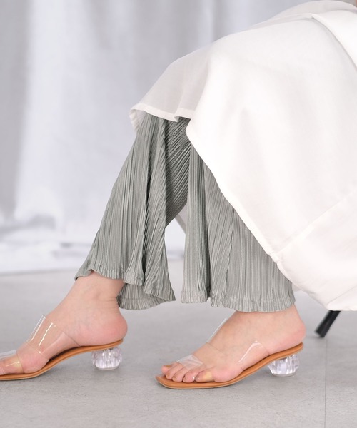ANDJ(アンドジェイ)の「プリーツフレアパンツ(その他パンツ・レディース・ブラック/グレー/グレイッシュベージュ・M)」の10枚目の写真