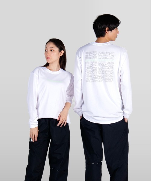 UNDER ARMOUR（アンダーアーマー）の「UAヘビーウエイト チャージドコットン ロングスリーブ シャツ バックプリント（トレーニング/メンズ）（Tシャツ/カットソー・メンズ・カーキ/ブラック/ホワイト・XXL/XL/M/3XL/S/L）」の2枚目の写真