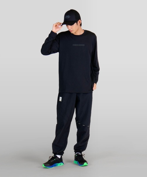 UNDER ARMOUR（アンダーアーマー）の「UAヘビーウエイト チャージドコットン ロングスリーブ シャツ バックプリント（トレーニング/メンズ）（Tシャツ/カットソー・メンズ・カーキ/ブラック/ホワイト・XXL/XL/M/3XL/S/L）」の7枚目の写真