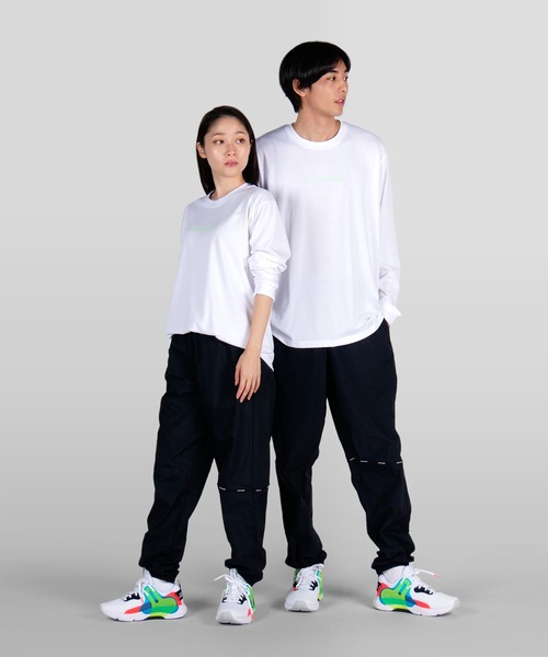 UNDER ARMOUR（アンダーアーマー）の「UAヘビーウエイト チャージドコットン ロングスリーブ シャツ バックプリント（トレーニング/メンズ）（Tシャツ/カットソー・メンズ・カーキ/ブラック/ホワイト・XXL/XL/M/3XL/S/L）」の4枚目の写真