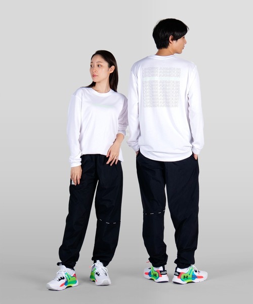 UNDER ARMOUR（アンダーアーマー）の「UAヘビーウエイト チャージドコットン ロングスリーブ シャツ バックプリント（トレーニング/メンズ）（Tシャツ/カットソー・メンズ・カーキ/ブラック/ホワイト・XXL/XL/M/3XL/S/L）」の21枚目の写真