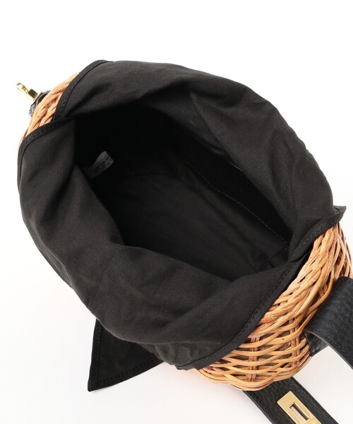 VIOLAd'ORO（ヴィオラドーロ）の「VIOLAd’ORO / レザー ラタン かごバッグ（かごバッグ・レディース・ブラウン系その他4/ブラック・ONE SIZE）」の15枚目の写真