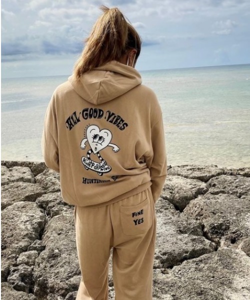 ROXY（ロキシー）の「CHOCOMOO HOODIE/ロキシープルオーバーパーカー（パーカー・レディース・ピンク/ベージュ/ブラック・MEDIUM/LARGE/SMALL）」の2枚目の写真