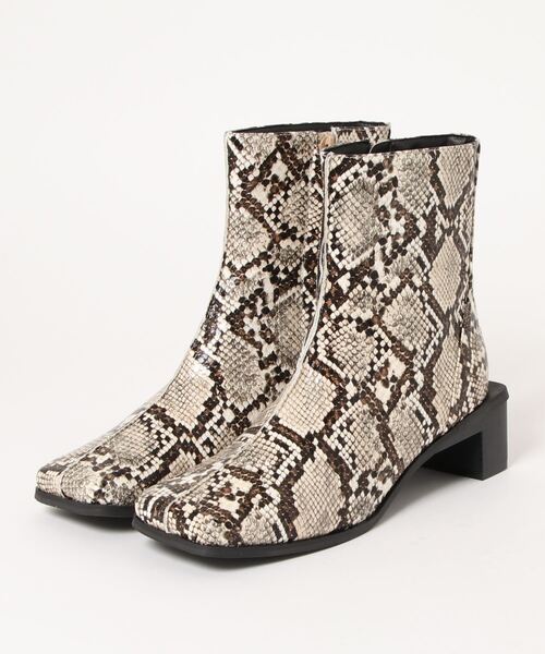 KOBE LETTUCE（コウベレタス）の「センターシームスクエアトゥブーツ[I2352]（ブーツ・レディース・ベージュ/パイソン/アイボリー/ブラック・LL/L/M/S）」の4枚目の写真