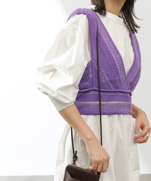 COLONY 2139(コロニートゥーワンスリーナイン)の「モヘヤ混ジャガード柄ニットビスチェ(セットアップ対応)(ベスト・レディース・ブラック/グレイッシュベージュ/グリーン/パープル・FREE)」の19枚目の写真