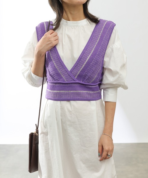 COLONY 2139(コロニートゥーワンスリーナイン)の「モヘヤ混ジャガード柄ニットビスチェ(セットアップ対応)(ベスト・レディース・ブラック/グレイッシュベージュ/グリーン/パープル・FREE)」の11枚目の写真