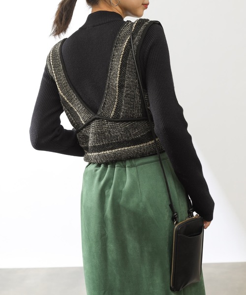 COLONY 2139(コロニートゥーワンスリーナイン)の「モヘヤ混ジャガード柄ニットビスチェ(セットアップ対応)(ベスト・レディース・ブラック/グレイッシュベージュ/グリーン/パープル・FREE)」の21枚目の写真