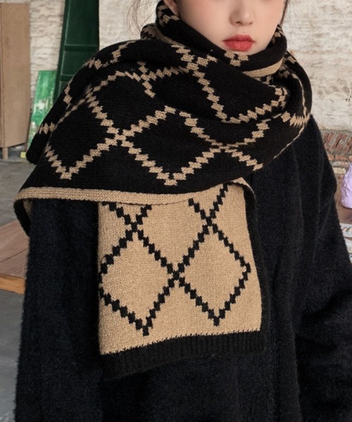 meJane（ミージェーン）の「ダイヤ柄リバーシブルマフラー【ZOZOTOWN限定】（ストール/ショール・レディース・ブラック×ホワイト/ブラック系・FREE）」の14枚目の写真