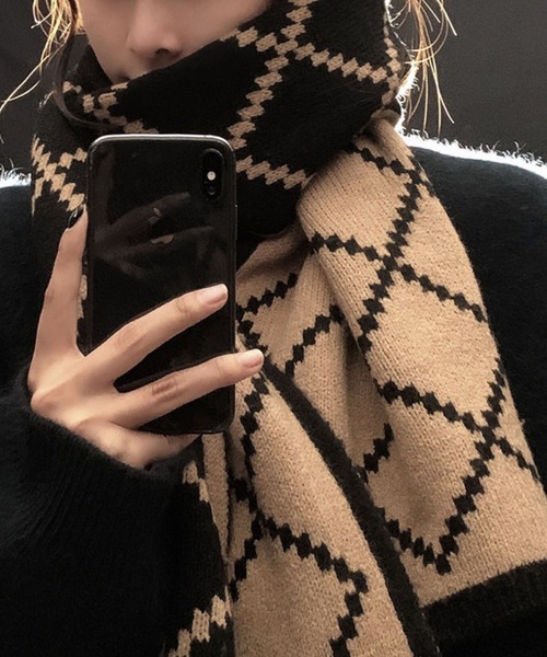 meJane（ミージェーン）の「ダイヤ柄リバーシブルマフラー【ZOZOTOWN限定】（ストール/ショール・レディース・ブラック×ホワイト/ブラック系・FREE）」の19枚目の写真