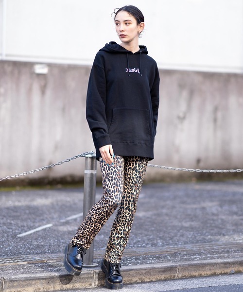 X-girl（エックスガール）の「EARTH AND MILLS LOGO SWEAT HOODIE（パーカー・レディース・ホワイト/ブラック/アッシュ・S/M/L/XL）」の20枚目の写真