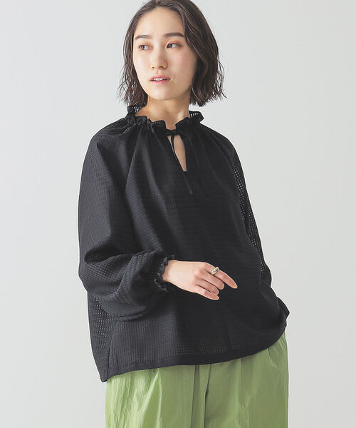 BEAMS LIGHTS（ビームスライツ）の「BEAMS LIGHTS / シャドウ チェック ギャザー ブラウス（シャツ/ブラウス・レディース・ホワイト/ブラック・ONE SIZE）」の22枚目の写真